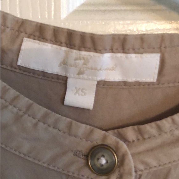 Button up top - Picture 4 of 5